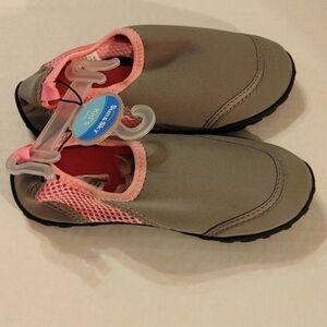 NWT Sun & Sky water shoes kids 13 -1 Pink & Grey